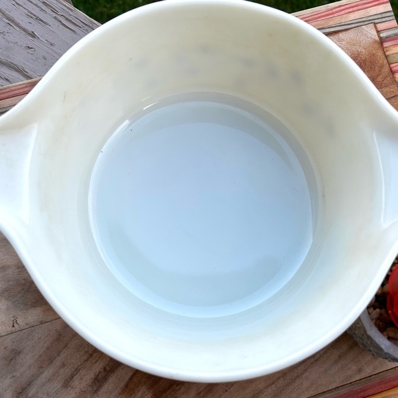 Vintage Pyrex Trailing Flowers 2.5 Quart Round Casserole Dish Vintage Pyrex - Picture 7 of 9